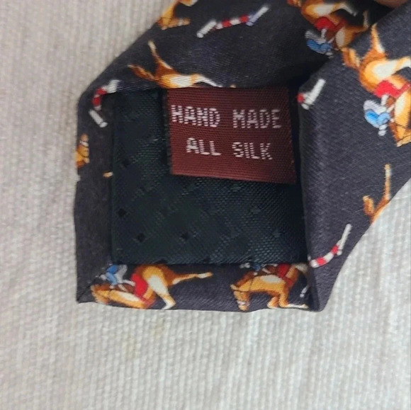 🐎Equestrian Museum Artifacts Tie Horse Pattern - Picture 4 of 8